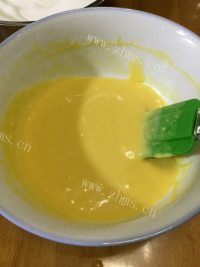 自制蔓越莓戚风蛋糕做法图解11)