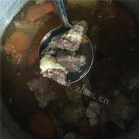 自制牛肉汤豆丝做法图解2)