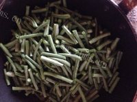 好吃的干煸豆角做法图解3)