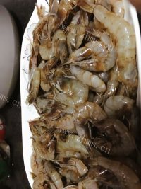 开胃的蒜蓉虾做法图解4)