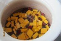 美味的南瓜红枣汤做法图解5)