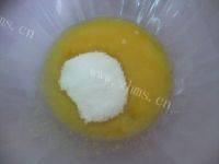 秀色可餐的黄金椰丝球做法图解3)