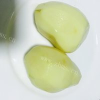 玉盘珍馐的红烧肉炖土豆做法图解2)
