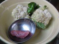 经典的菜花炒肉做法图解1)