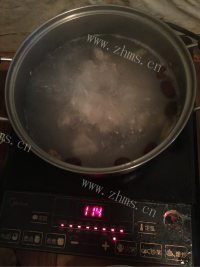 特色美食木瓜炖排骨做法图解3)