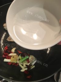 妈妈最爱的红烧鸡翅做法图解10)