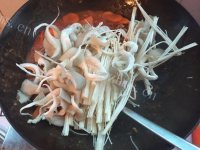 美味开胃酸辣汤做法图解5)