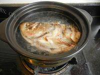 在家做的粉皮鲢鱼头砂锅煲的做法图解七