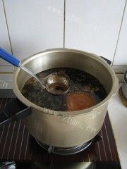 酱肘子做法图解3)