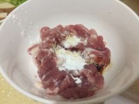 香喷喷的西芹炒豆干做法图解2)