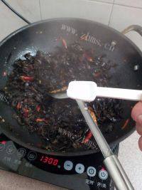 木耳炒肉丝自制做法图解7)