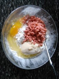 家常火腿肠豆渣饼做法图解5)