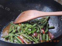 「念念不忘」豆角炒茄子做法图解9)