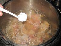 家庭版猪蹄黄豆汤的做法图解九