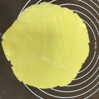 自制焦糖苹果派做法图解8)
