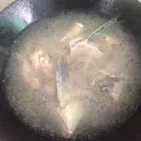 珍馐美味的鱼头豆腐汤的做法图解四