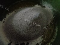 特色的黑米粉蛋卷做法图解5)