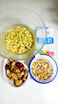 好喝的红枣花生豆奶做法图解2)