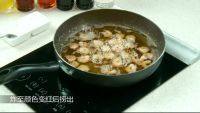 家常菜西兰花炒虾仁做法图解4)
