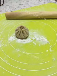 可口的肉馅儿包做法图解3)