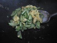 常吃不腻的黄瓜炒鸡蛋