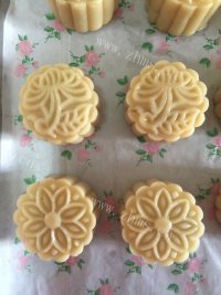 自制广式凤梨月饼做法图解10)