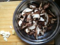 家常菜香菇炒肉丝做法图解2)
