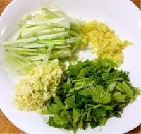 生拌嘎巴虾做法图解3)