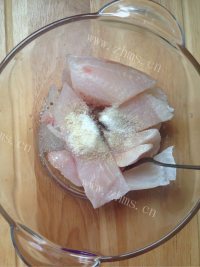 特色美食香煎鲷鱼做法图解3)