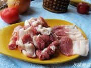 五花肉炖干土豆片做法图解2)