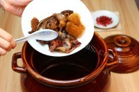老少皆宜的羊肚菌姬松茸杂菌汤做法图解4)