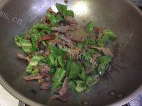 家常菜青椒炒腊肉做法图解7)