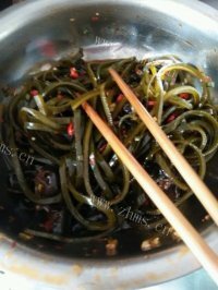 助消化的酸辣海带丝做法图解4)