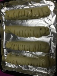 五味俱全的毛毛虫面包做法图解9)