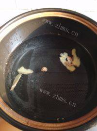 美味的山药鸽子汤做法图解3)