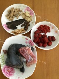 鲜美可口的滋补乌鸡汤做法图解1)