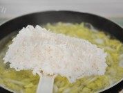 美味的海鲜泡饭做法图解3)