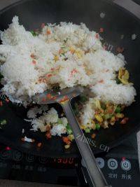 自己做的蛋炒饭做法图解5)