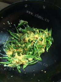 色味俱佳的辣椒炒鸡蛋做法图解6)