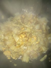 家常菜炒白菜做法图解9)