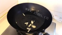 家常炒茄条做法图解5)