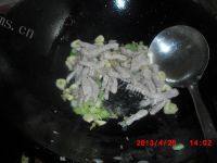 美味的土豆豆角焖面做法图解3)