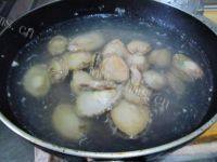 「手工美食」鲍鱼红烧做法图解6)