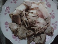 家常菜甜椒炒肉做法图解2)