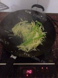 家常菜青椒土豆丝做法图解4)