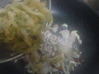 易做的榨菜炒肉丝做法图解8)