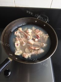 好吃的椒盐鸡大腿骨做法图解2)