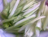 家常菜香芹炒肉片做法图解1)