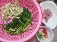 家常菜藠头炒肉做法图解1)