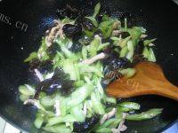 家常菜肉丝芹菜